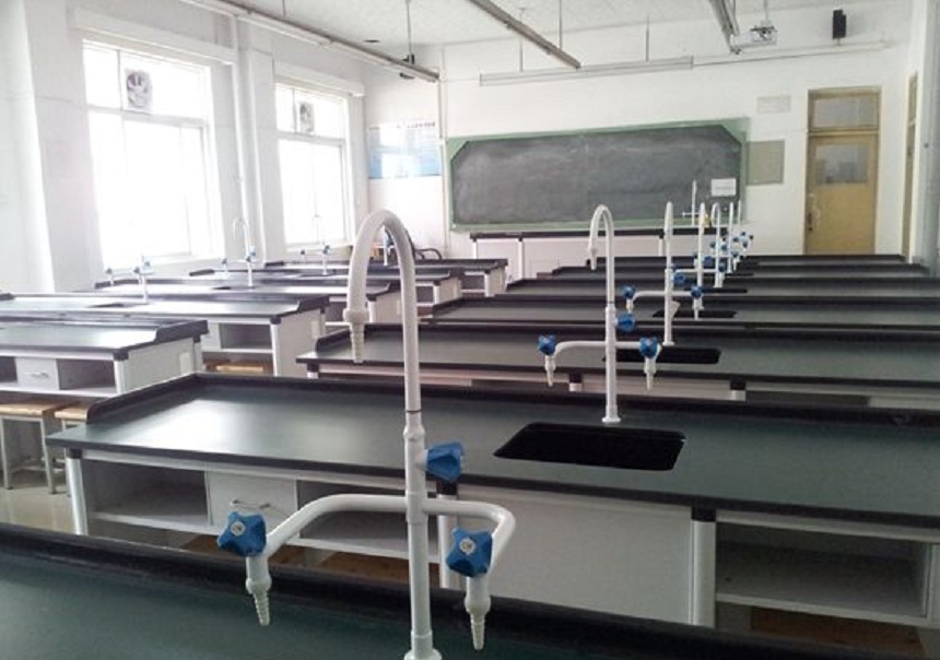 西南交通大學(xué)附屬中學(xué)學(xué)校環(huán)境好不好？