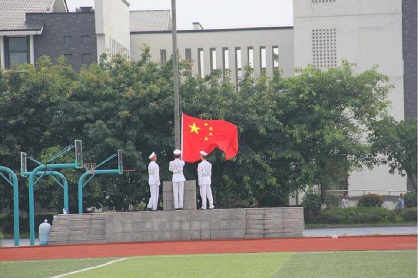 石室白馬中學近幾年的中考錄取分數(shù)線是多少？