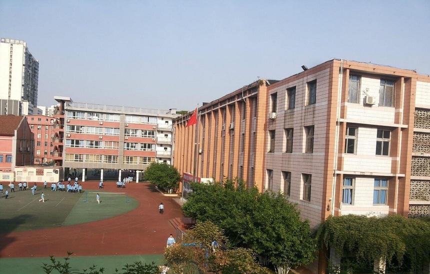 通錦中學環(huán)境怎么樣？