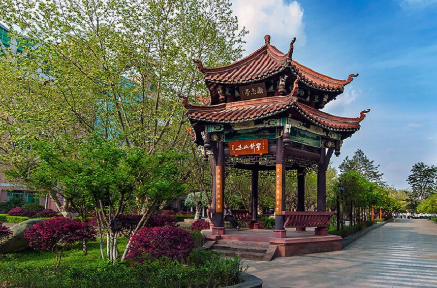 中和中學環(huán)境好不好？