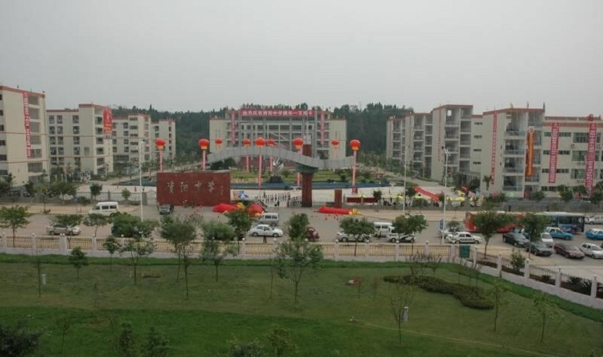 資陽中學(xué)環(huán)境好不好？