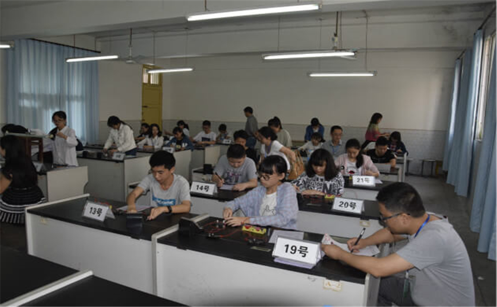 內(nèi)江第三中學(xué)學(xué)校招辦電話是多少？