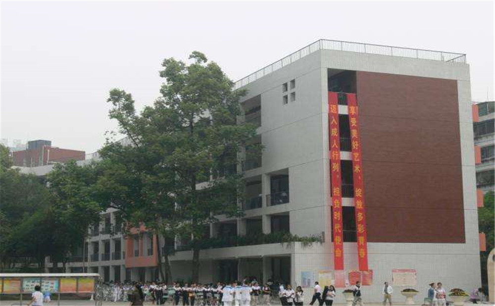成都市石室聯(lián)中蜀華分校近三年的錄取分數(shù)是多少？
