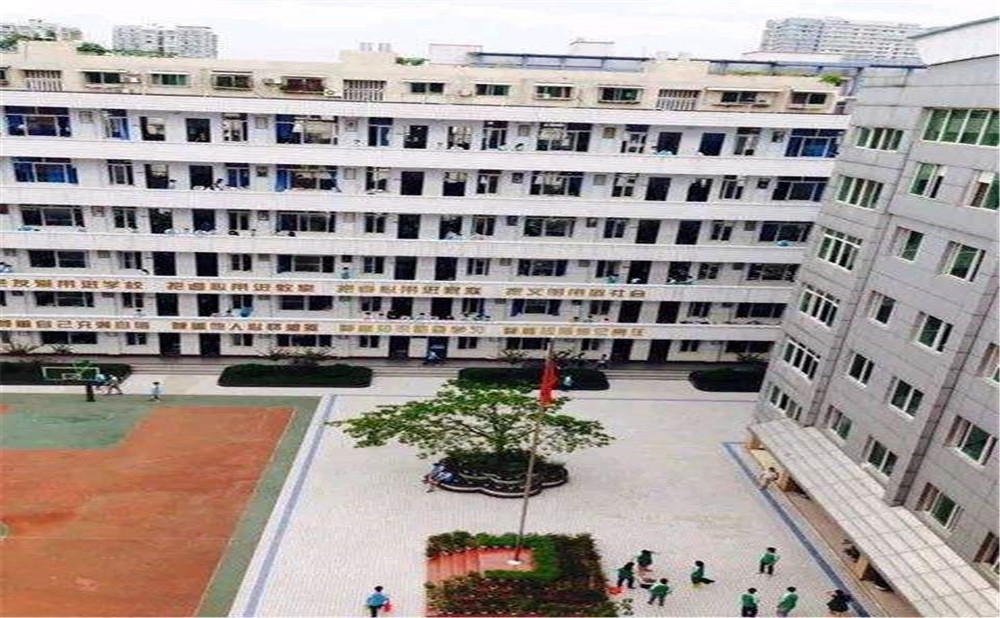 陽安中學(xué)的學(xué)費(fèi)是多少？