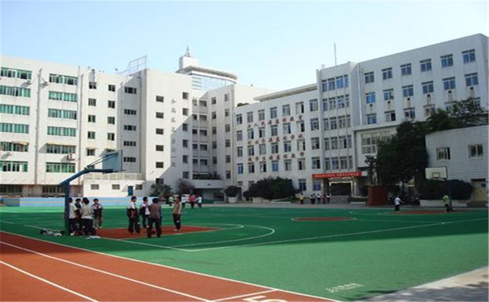 成都市西北中學的宿舍怎么樣？