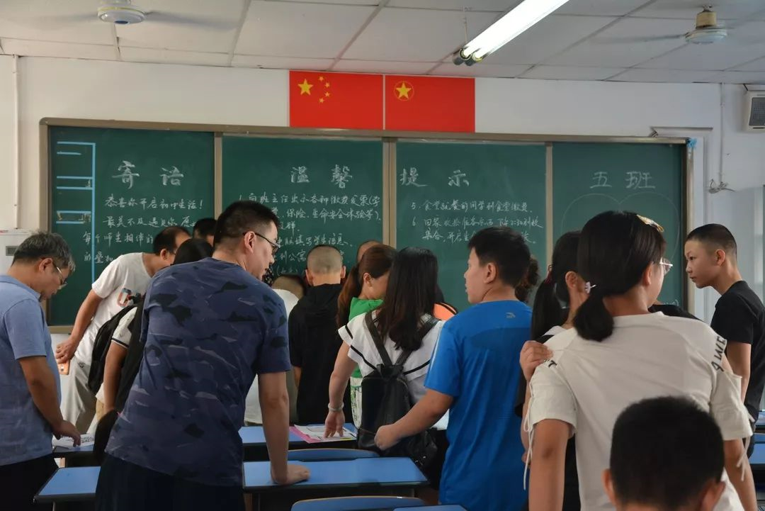 成都新世紀(jì)外國語學(xué)校的宿舍怎么樣？