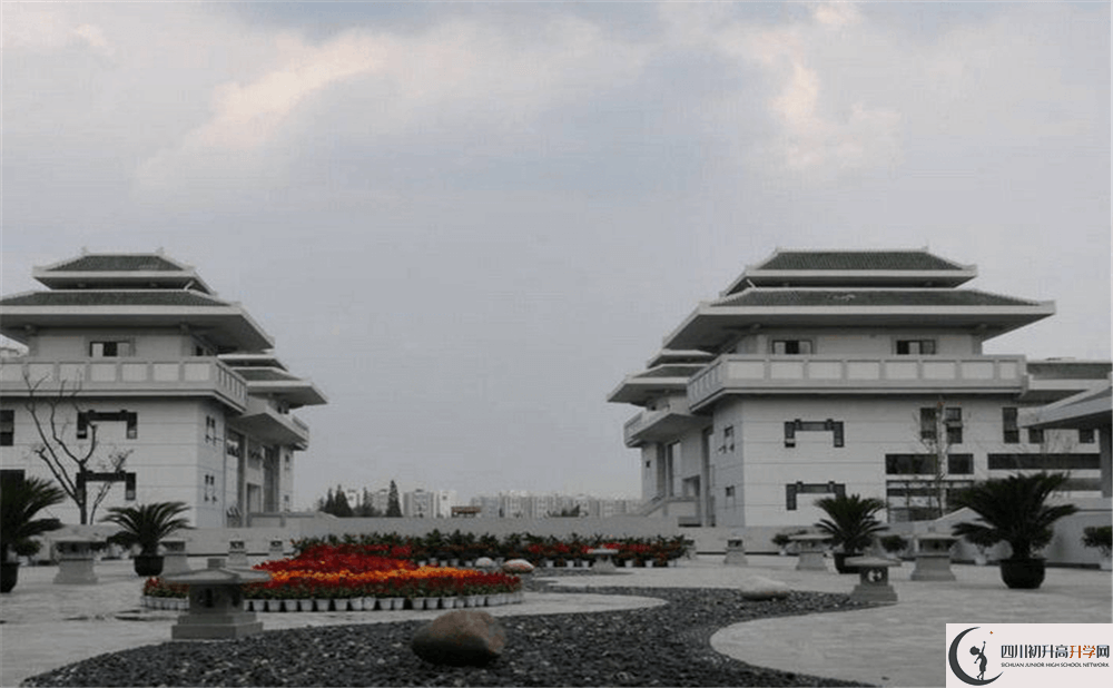 成都石室中學(xué)北湖校區(qū)住宿條件怎么樣？