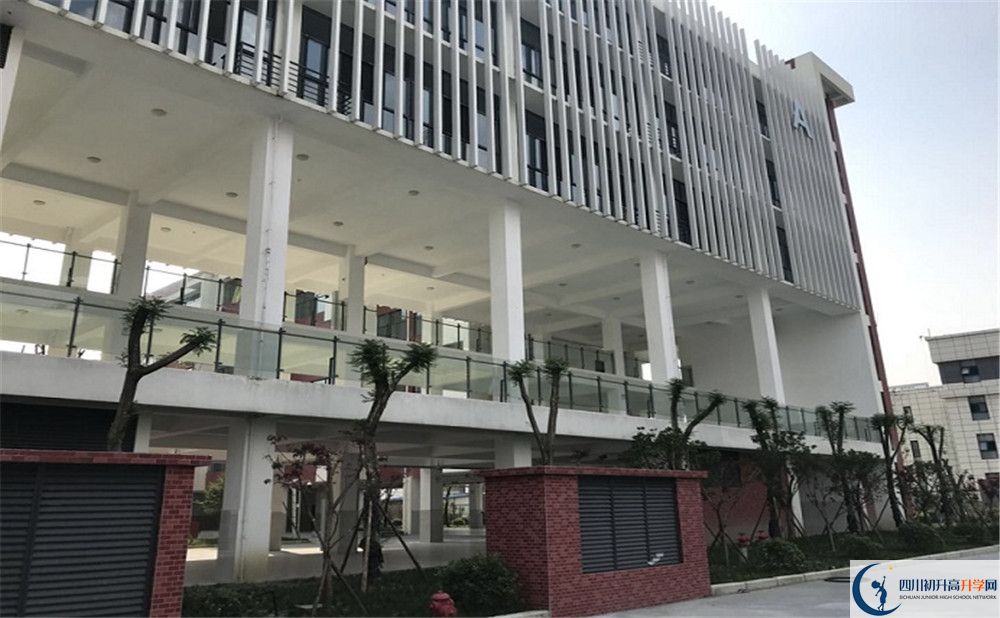 北京第二外國語學院成都附屬中學初升高難不難？