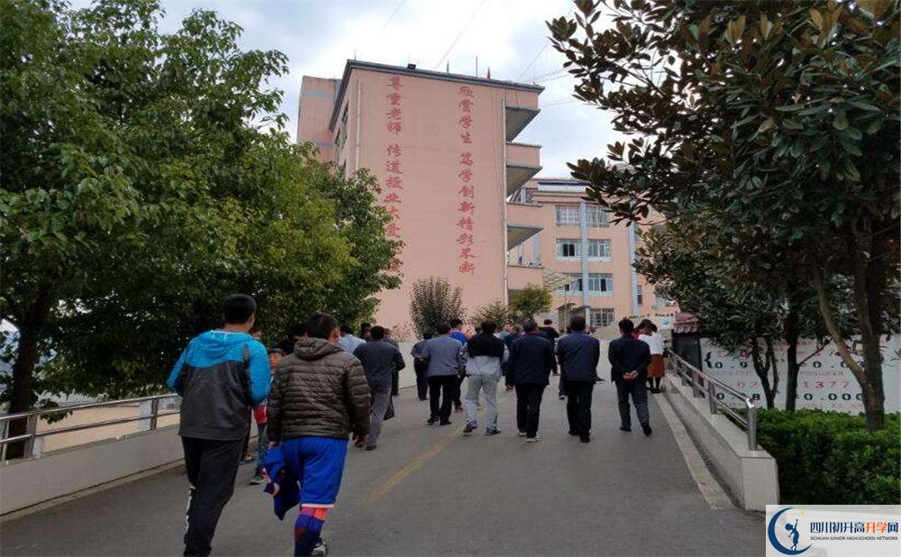 大彎中學(xué)2020年保送清華北大的人數(shù)有多少？