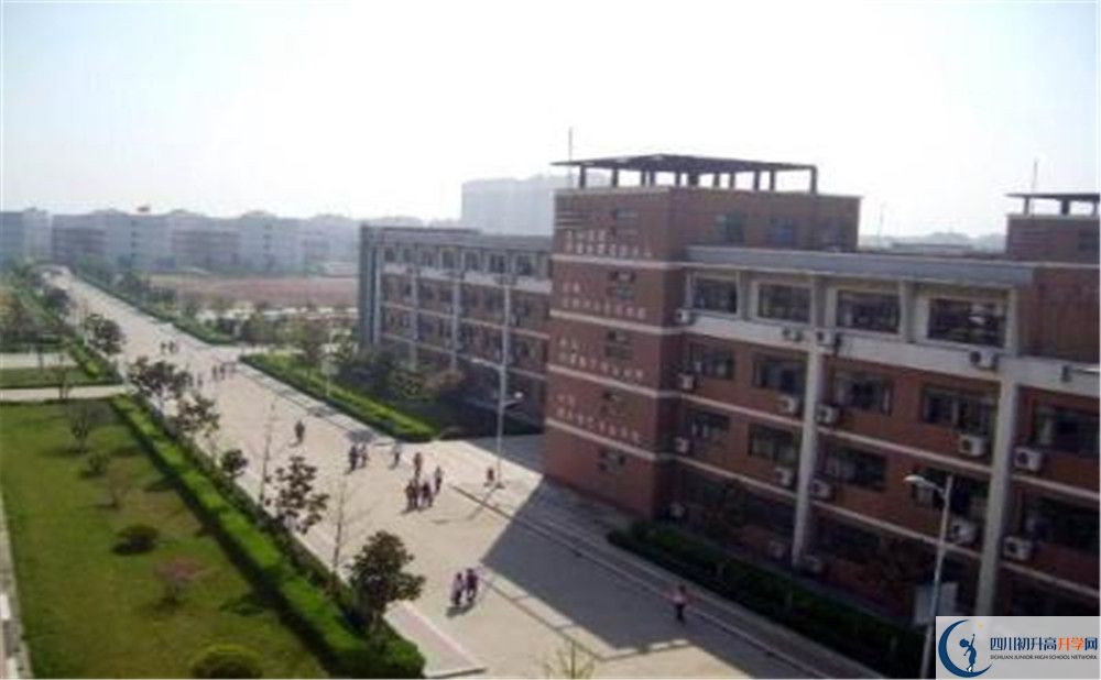 都江堰中學(xué)的高中住宿怎么樣？