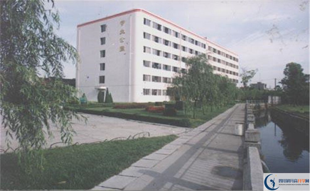 武侯高級(jí)中學(xué)平行班與實(shí)驗(yàn)班差多少？