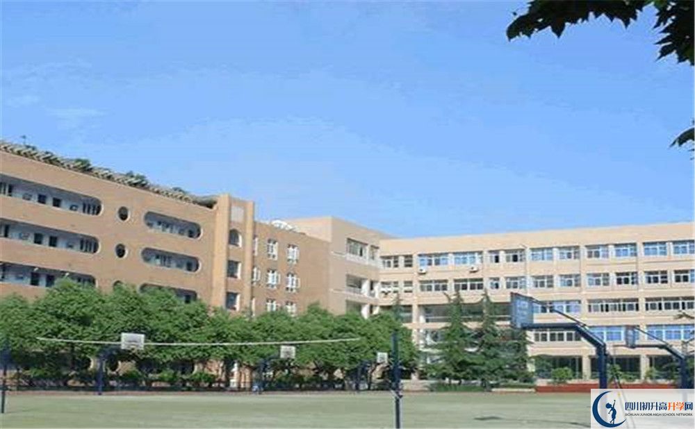 成都大學(xué)附屬中學(xué)平行班與實驗班差多少？