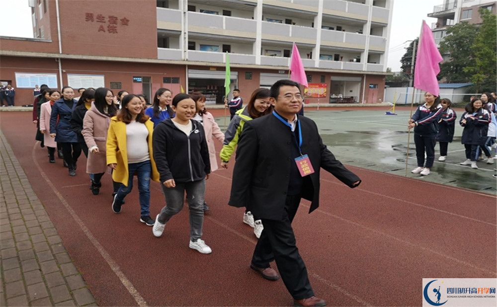 都江堰育才學(xué)校平行班與實(shí)驗(yàn)班差多少？