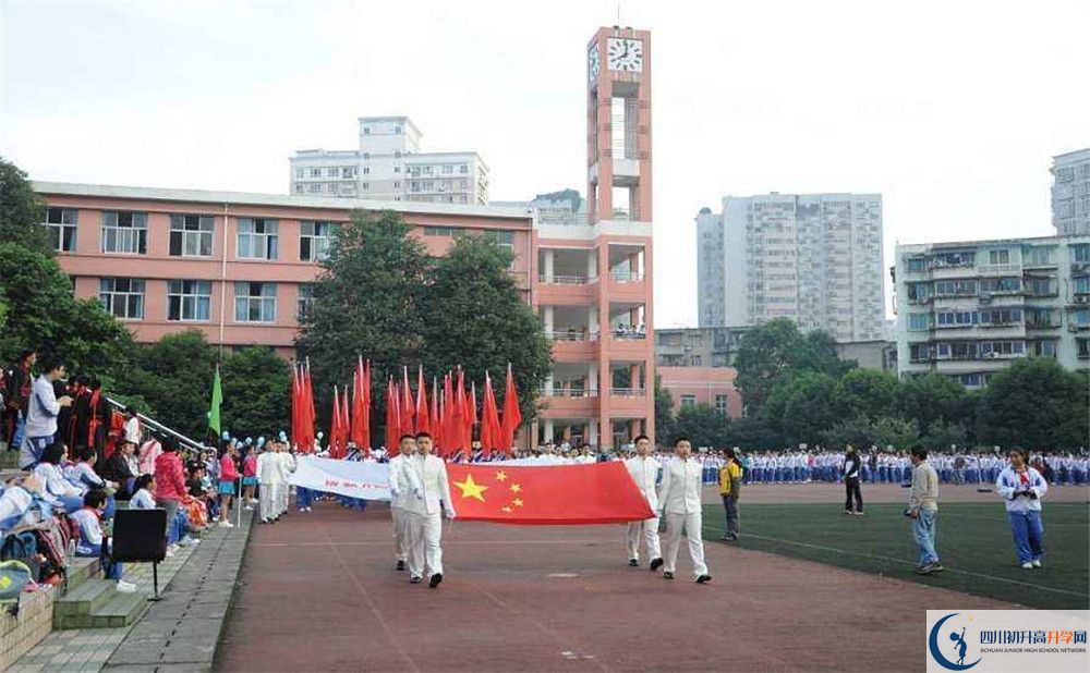 成都八中實驗班人數(shù)是多少？