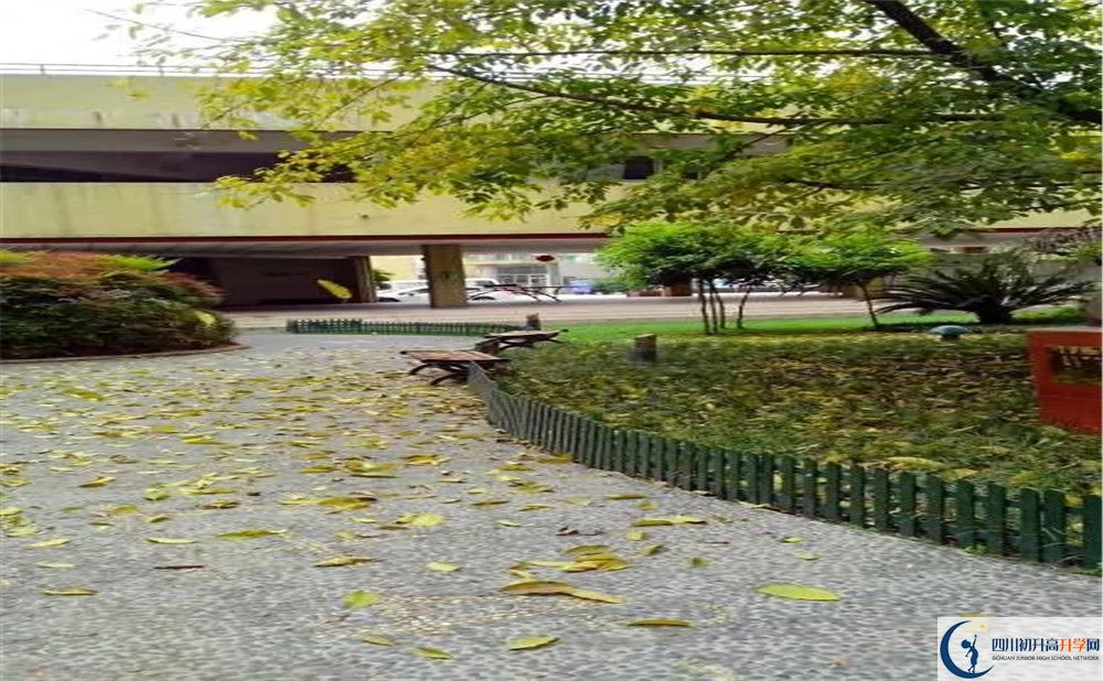 四川師范大學(xué)附屬第三實(shí)驗(yàn)中學(xué)在全國(guó)高中排名多少？