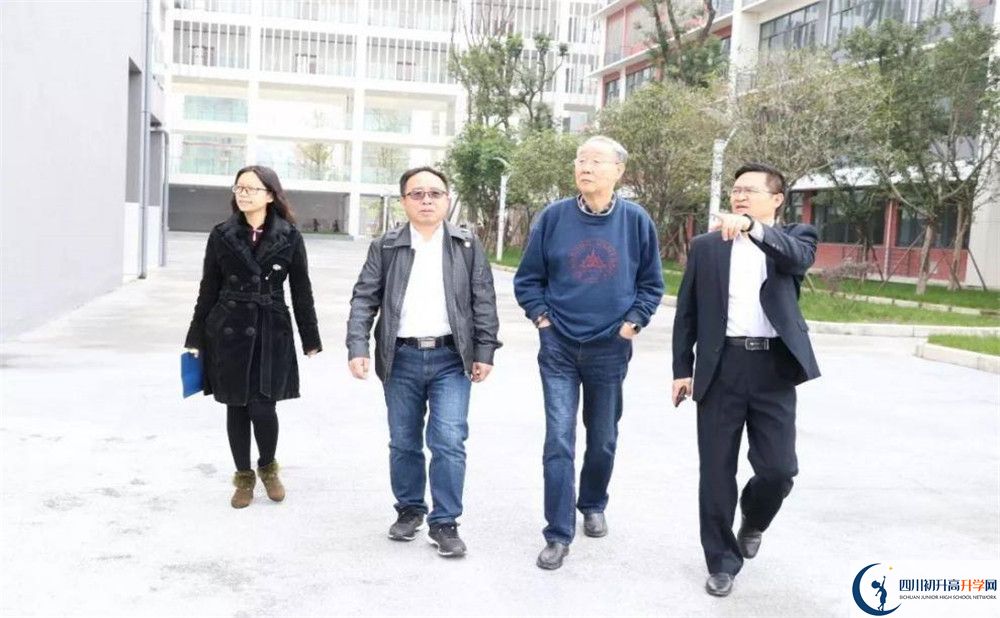 北二外成都附屬中學(xué)高中分班考試難嗎？