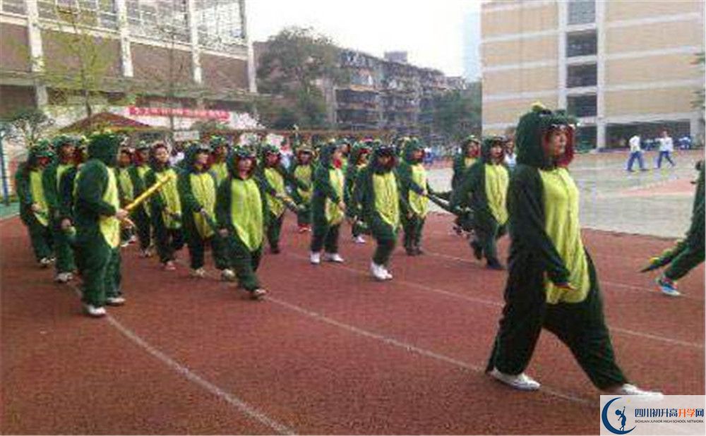 四川大學(xué)附屬中學(xué)實驗班學(xué)費貴嗎？
