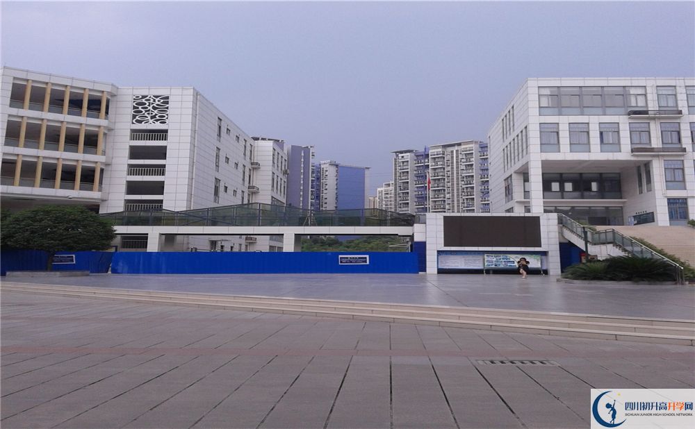 成都市第三中學(xué)2020年高考人數(shù)是多少？