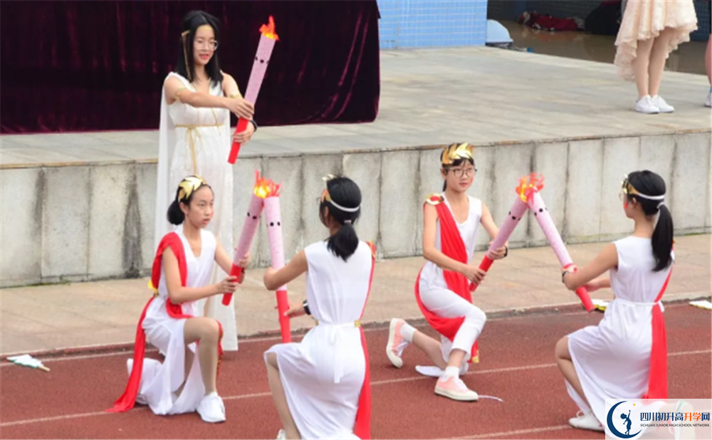 成都市泡桐樹(shù)中學(xué)2020年高考人數(shù)是多少？