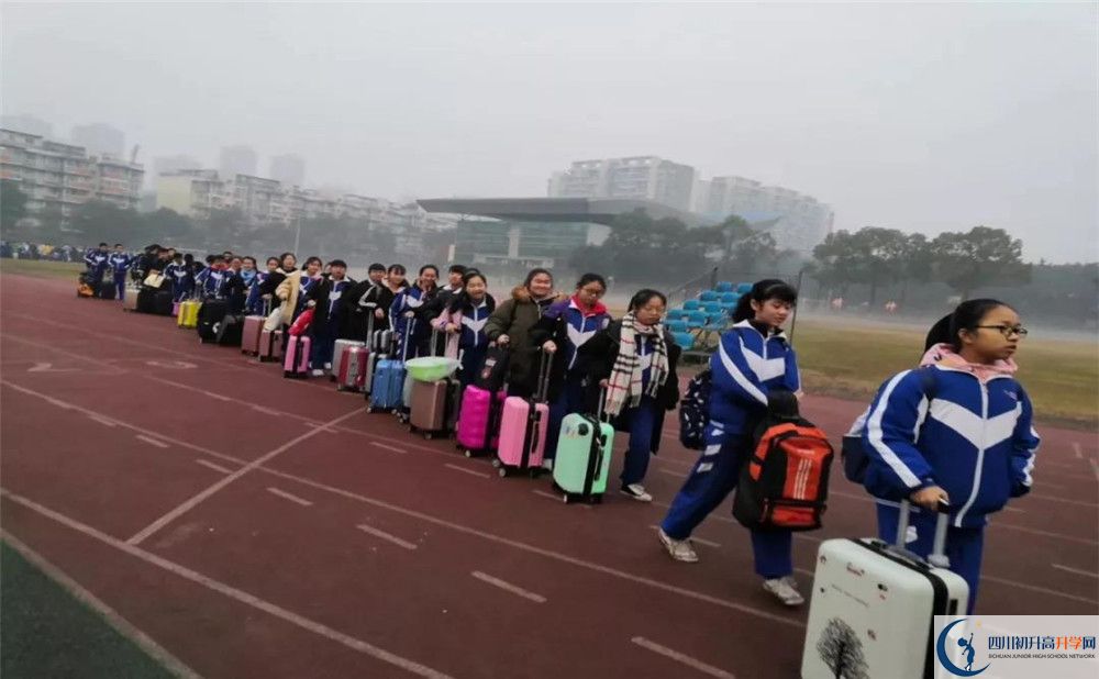 成都華西中學(xué)2020年高考人數(shù)是多少？